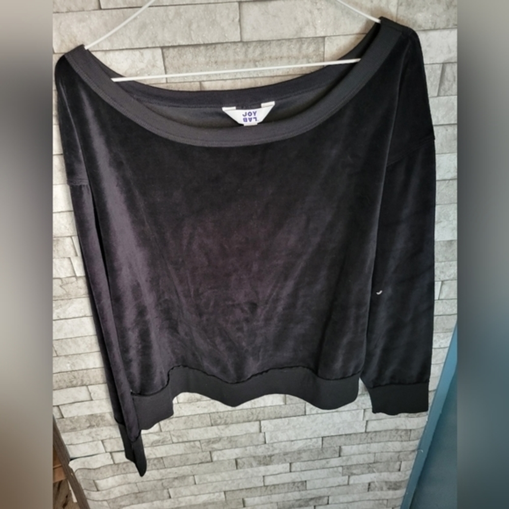JoyLab NWT Black Velour Sweatshirt Size Medium
